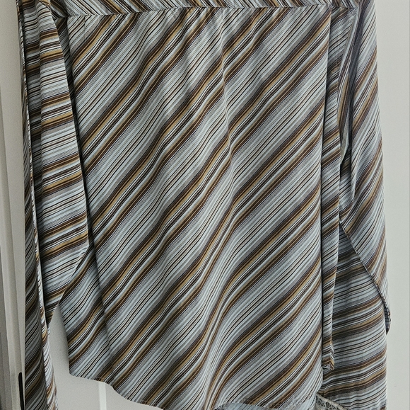 Nice shirt by industry - Picture 4 of 4